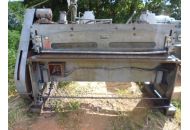 Máy cắt tôn cơ IRON 4.5 x 2000